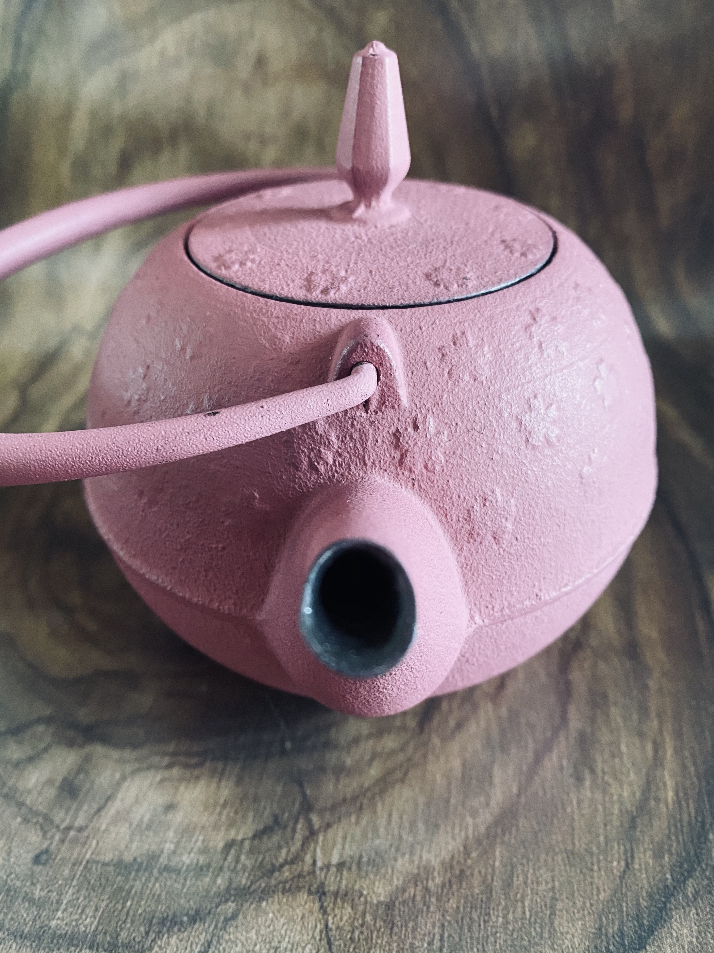 Made In Japan Sakura Patterned Authentic Nanbu Tekki Kettle (Pink)