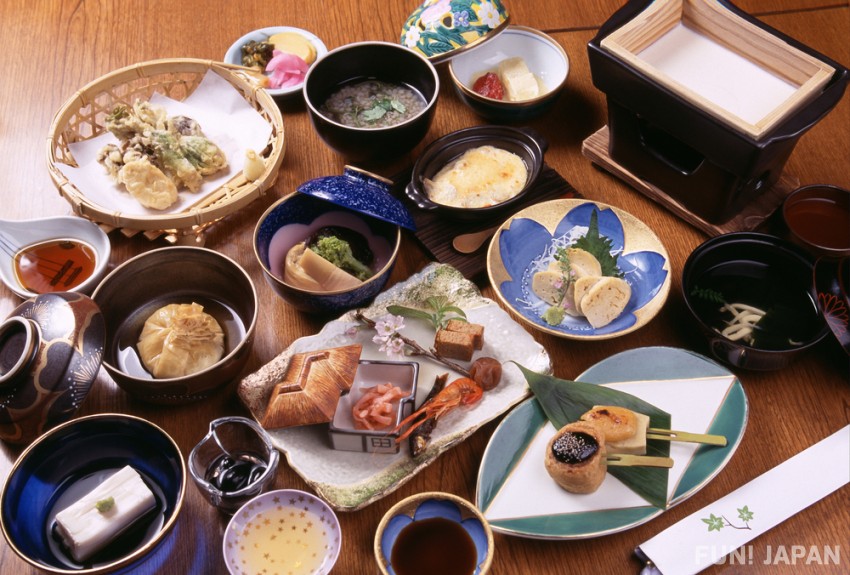 会席料理 (Kaiseki cuisine) 