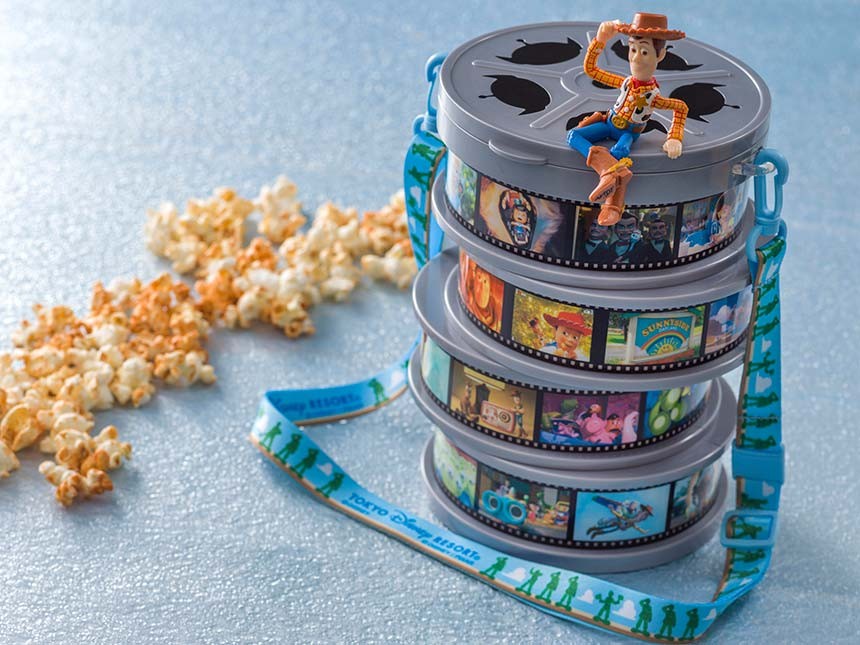 東京迪士尼最新《玩具總動員》膠卷爆米花桶3月底開賣！名場面集合還會發光♥