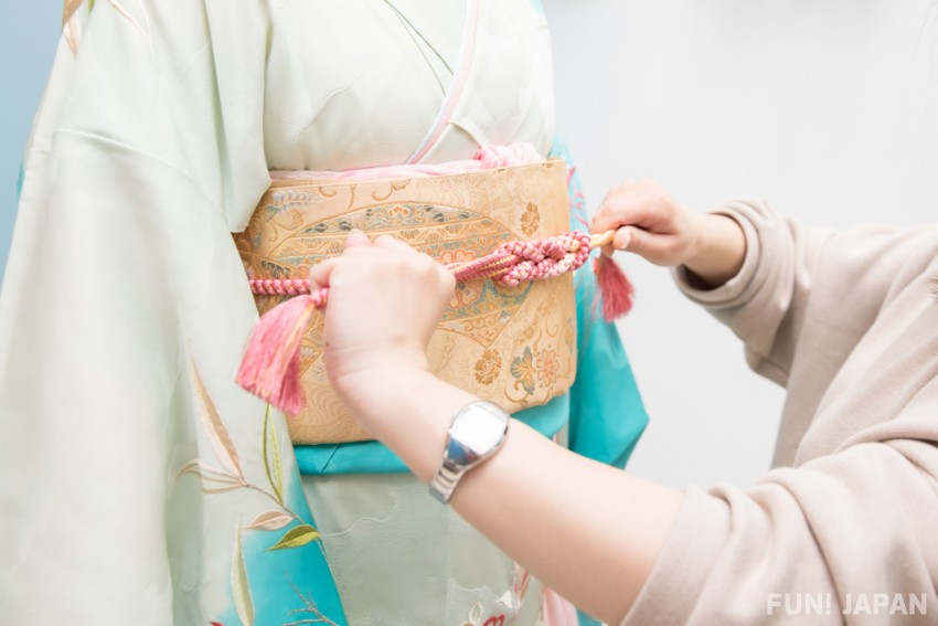 Traditional Japanese Clothing: Kimono