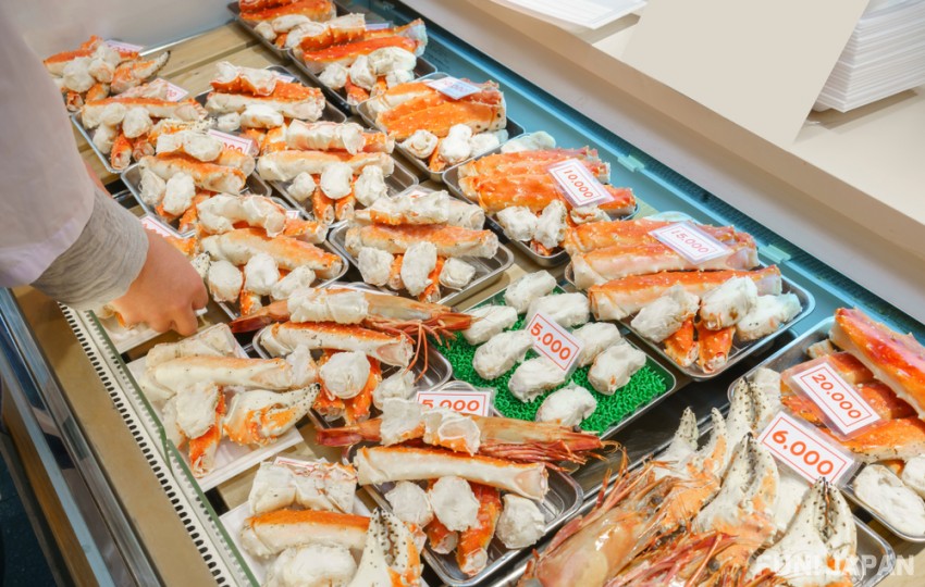 Seafood and Seaweed: Top Shops in Kuromon Market