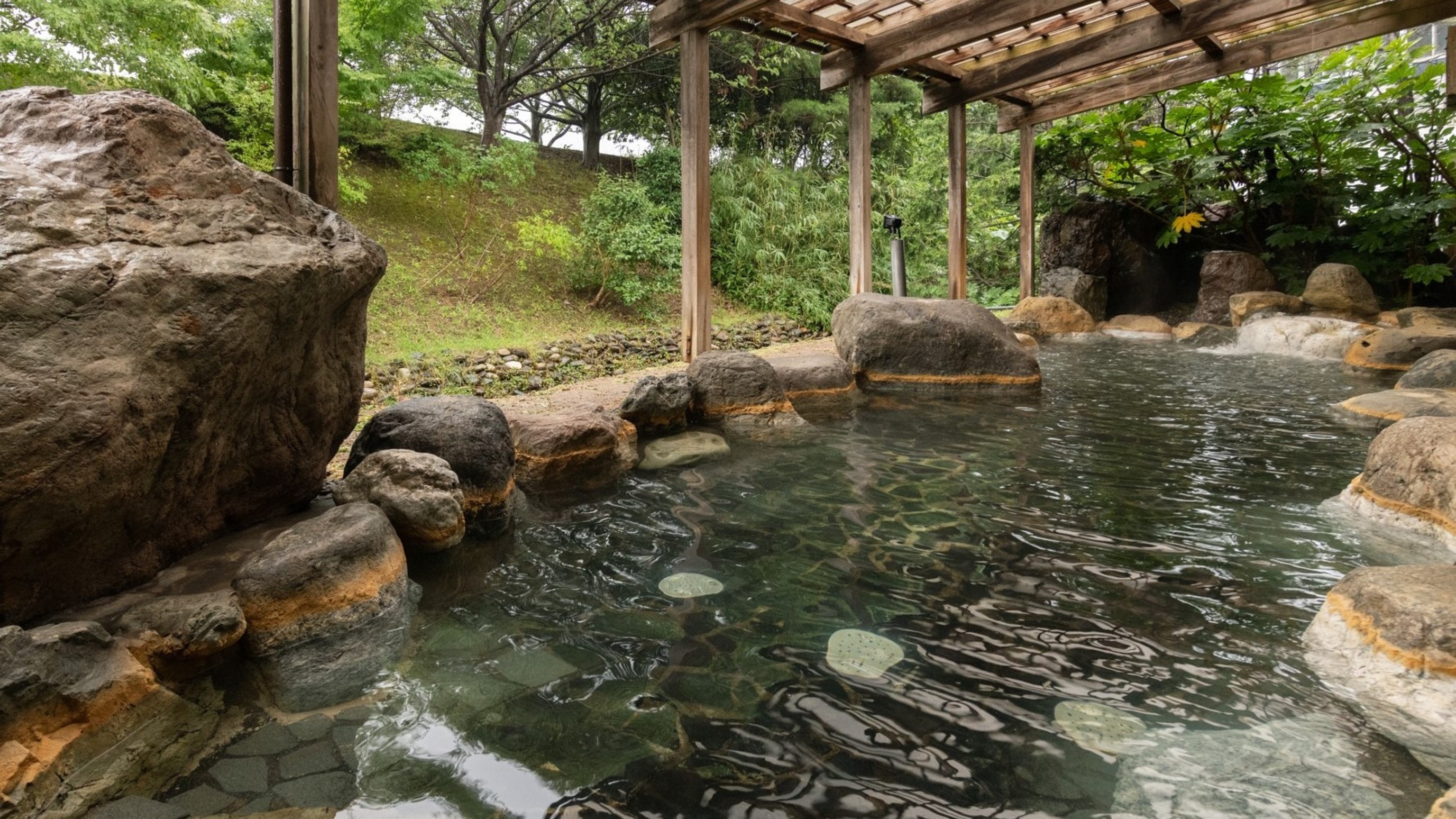 【新潟 上越地區】入住「Hotel Kunitomi Annex」享受天然溫泉和壯麗景色，度過一個療癒好時光