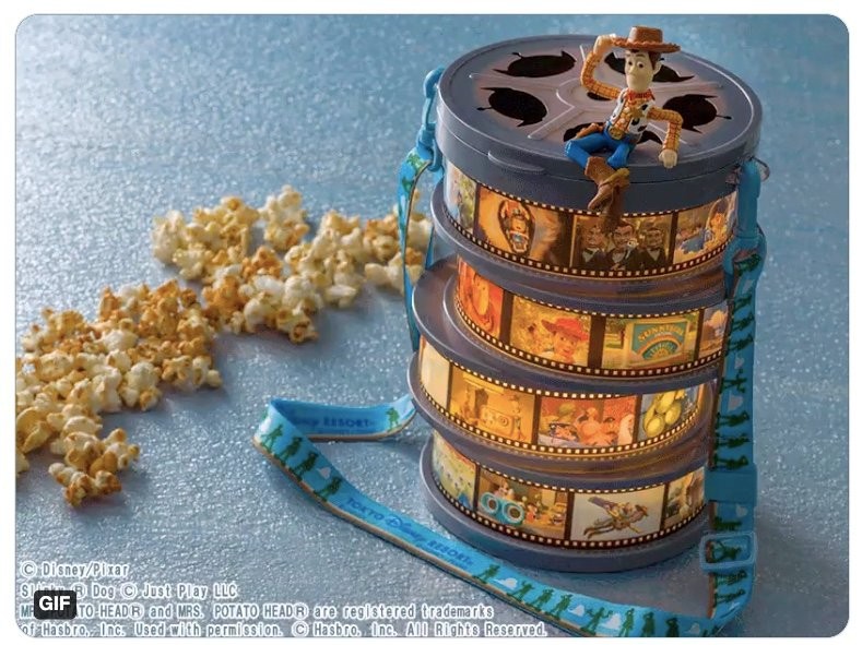 東京迪士尼最新《玩具總動員》膠卷爆米花桶3月底開賣！名場面集合還會發光♥