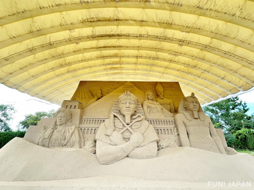Co-starring the skills of a sand sculptor and the power of nature: The Sand Museum