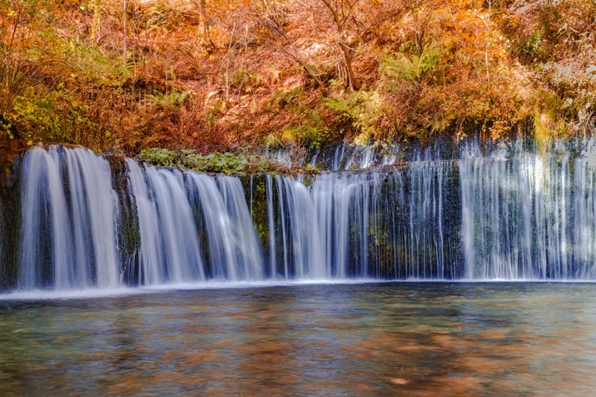 輕井澤的祕境：白絲瀑布