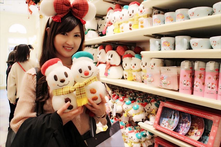 Asking the Merchandise Staff: 33 Must-Have Souvenirs from Tokyo Disneyland!  - LIVE JAPAN (Japanese tra…