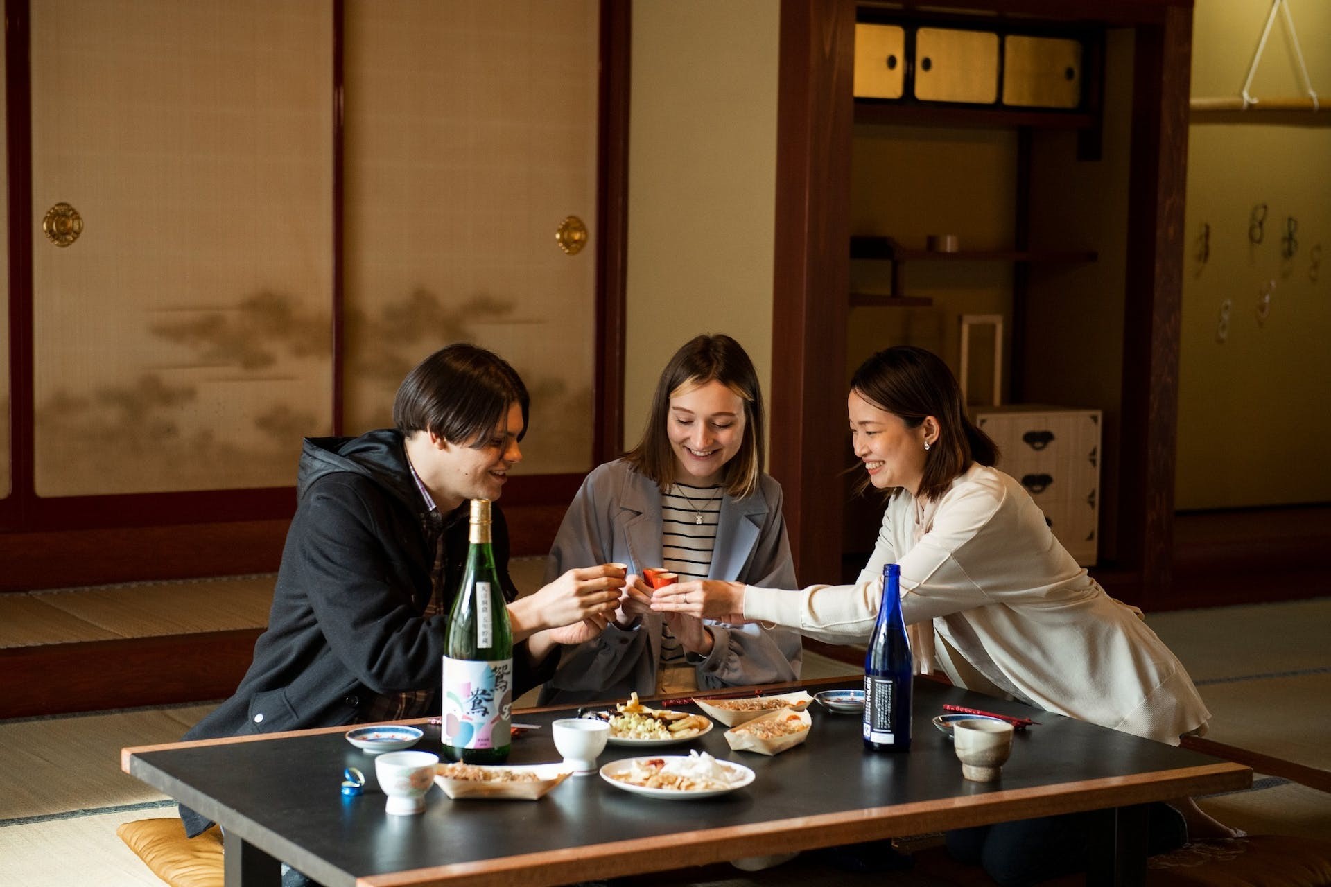 處處可見能感受福井縣傳統文化的裝潢與餐具