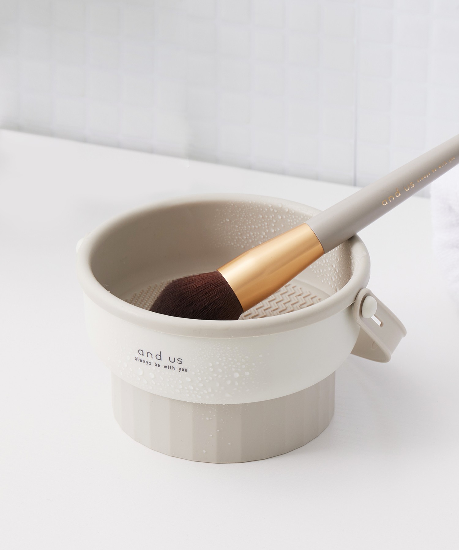 Makeup Brush Cleaner