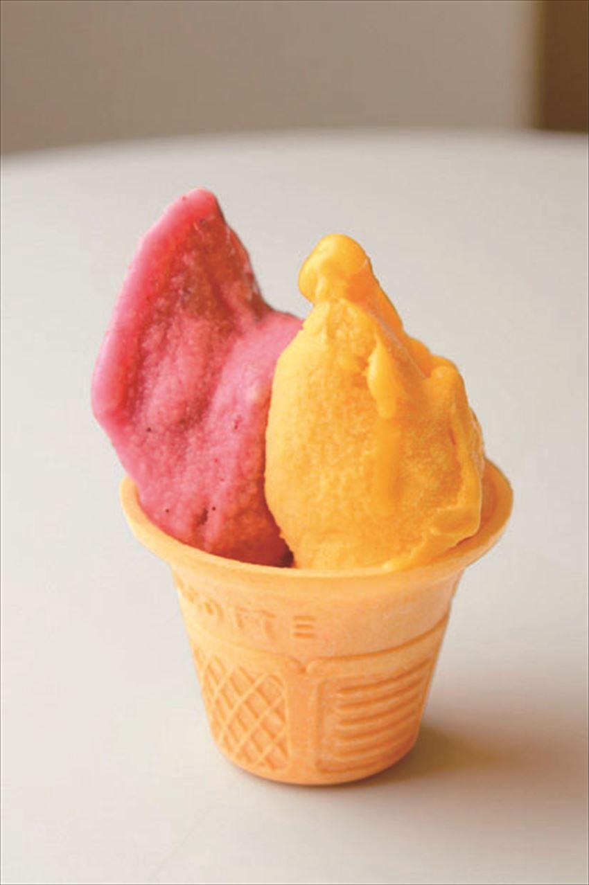 芒果雙莓義式冰淇淋600日圓。單一口味400日圓