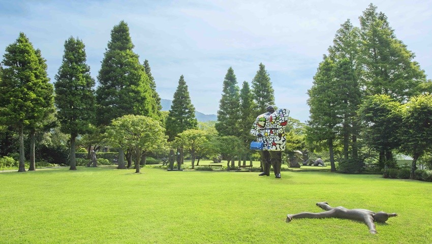 Trải nghiệm nghệ thuật ngoài trời tại bảo tàng Hakone Open-Air Museum