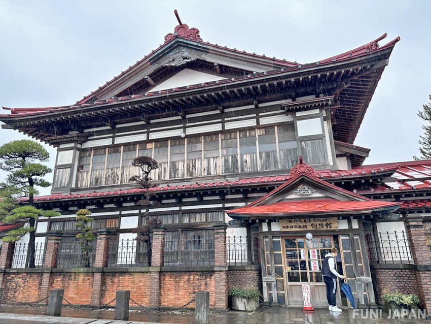 Tsugaru Railway Kanagi Station: Shayokan - Osamu Dazai Memorial Hall
