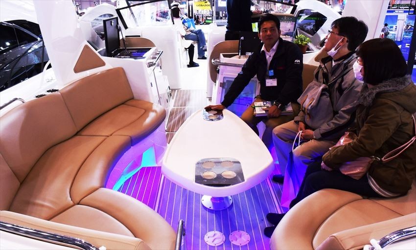 在會場內特別備受矚目的是TOYOTA出品的「Lexus Sport Yacht Concept」