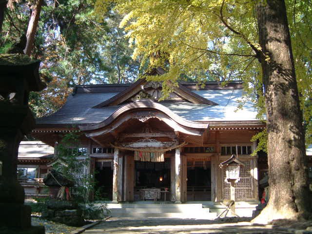 Vẻ đẹp quyến rũ của đền Takachiho cả ngày lẫn đêm 