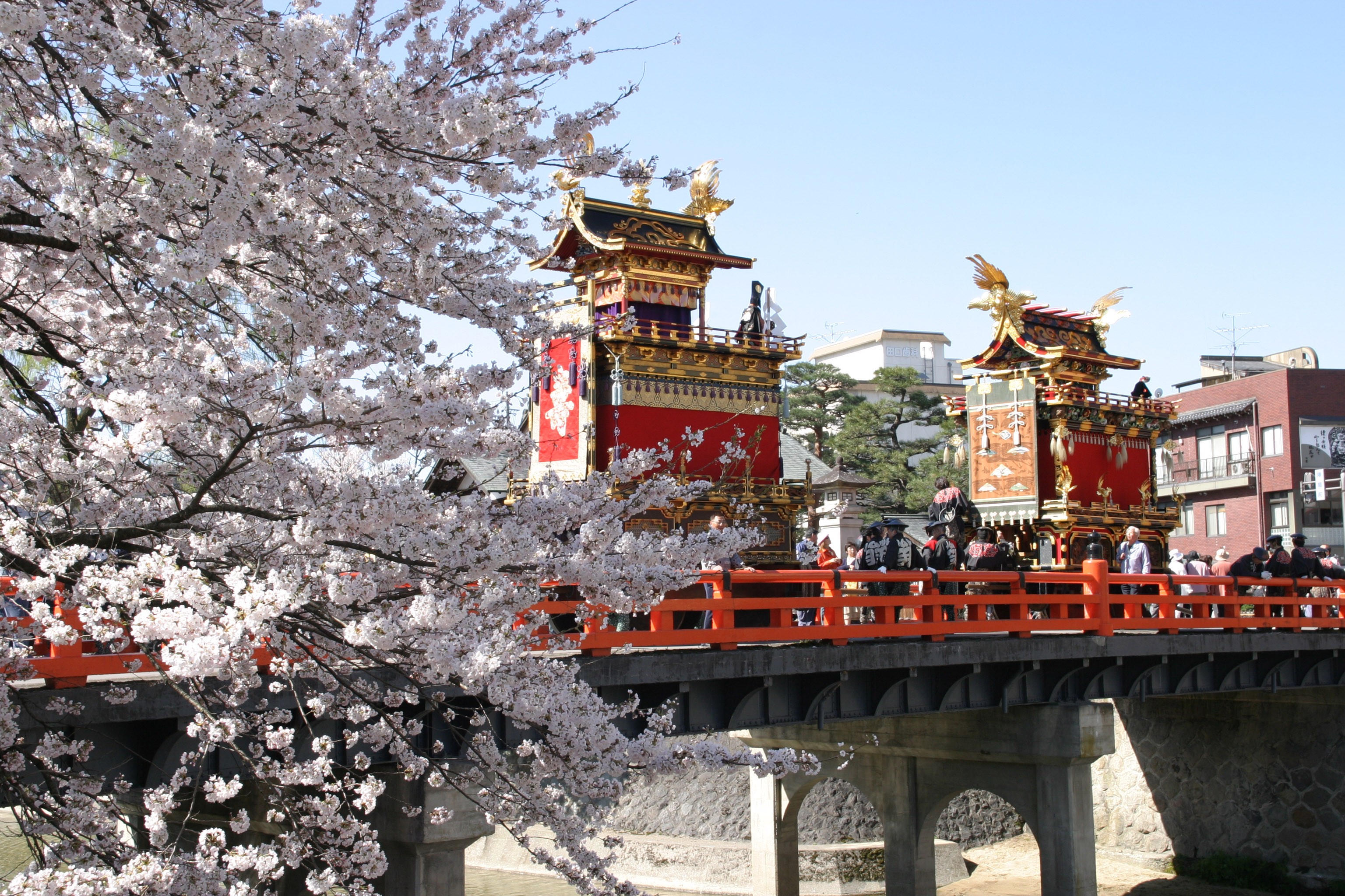 春之高山祭的豪華花車