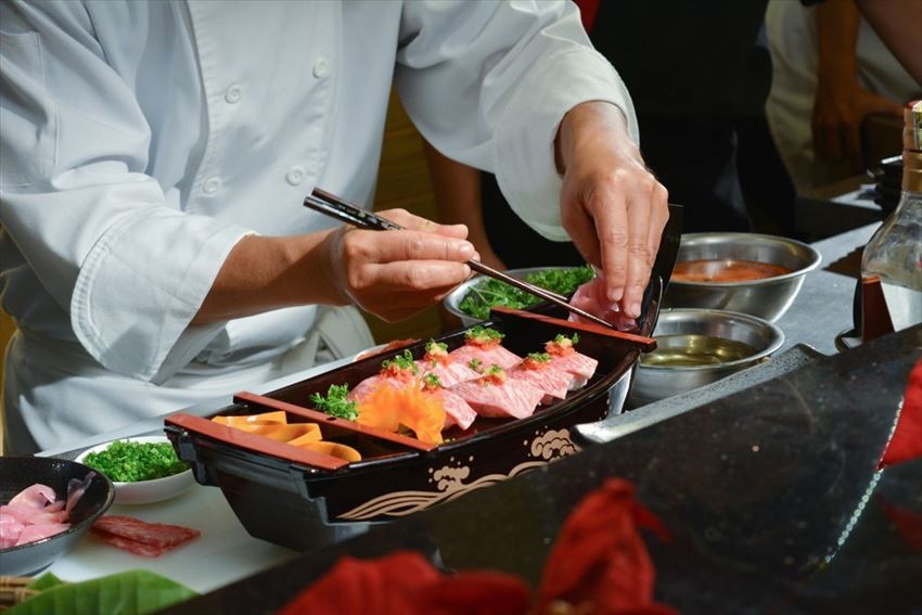 Savoring Delicious and Fresh Abashiri Sushi