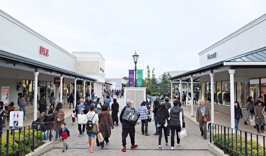 Beberapa outlet bermerek di SANO PREMIUM OUTLETS