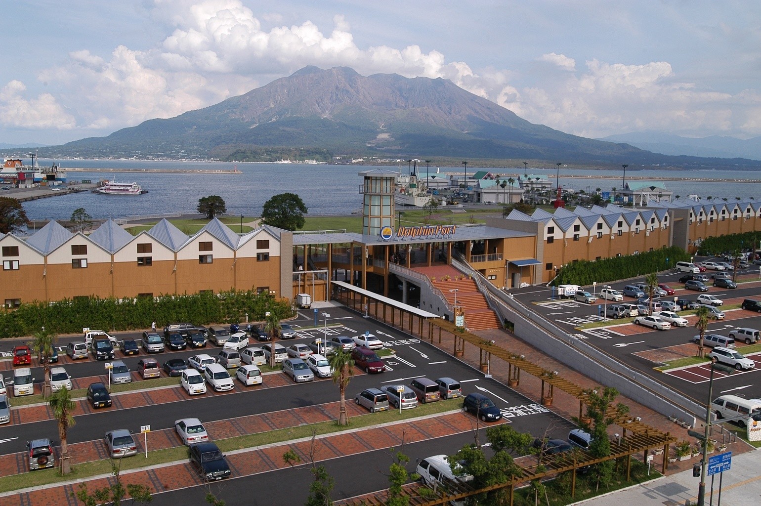 鹿兒島推薦購物景點③：可以眺望櫻島與海景的「DOLPHIN PORT」