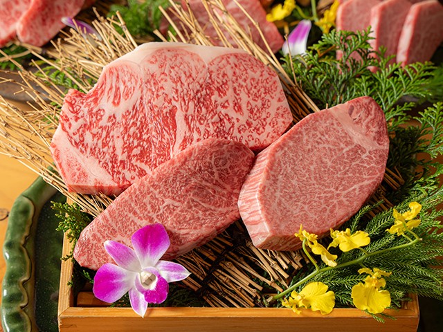 Kuroge Wagyu Ginmiya Stasiun Osaka Restoran Jam Operasional