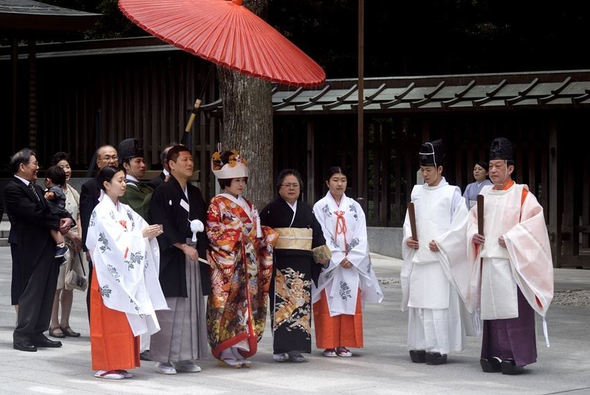 點解 日本人 日本人奇怪嘅結婚典禮同派對習慣