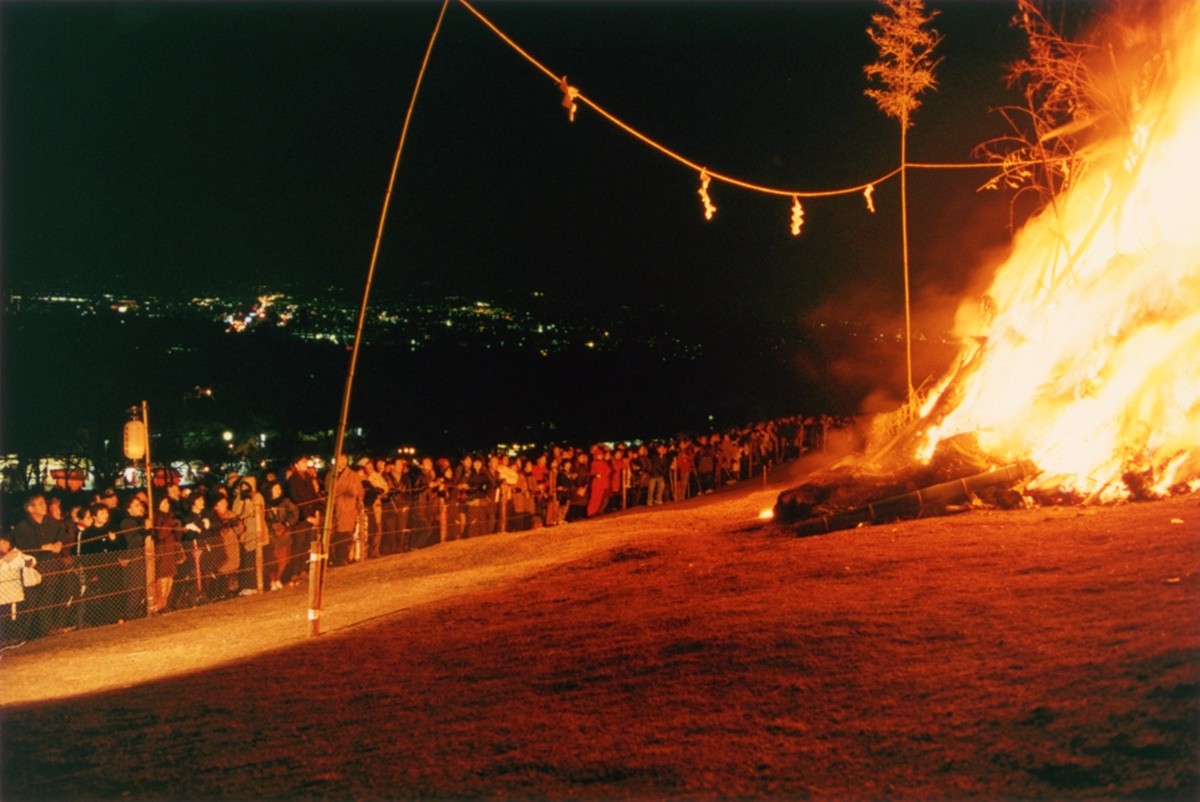 奈良嘅若草山燒山祭 觀賞烈焰燒山甚為壯觀