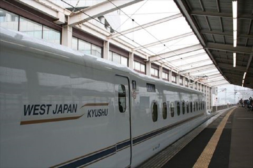 ขบวนรถไฟในซันโยชินคันเซ็น
