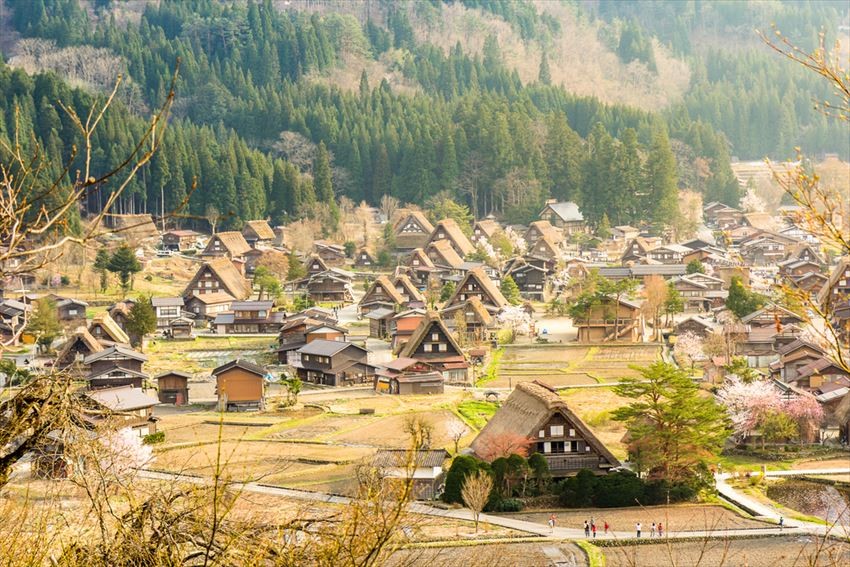 Top attractions not to miss in Shirakawa-go