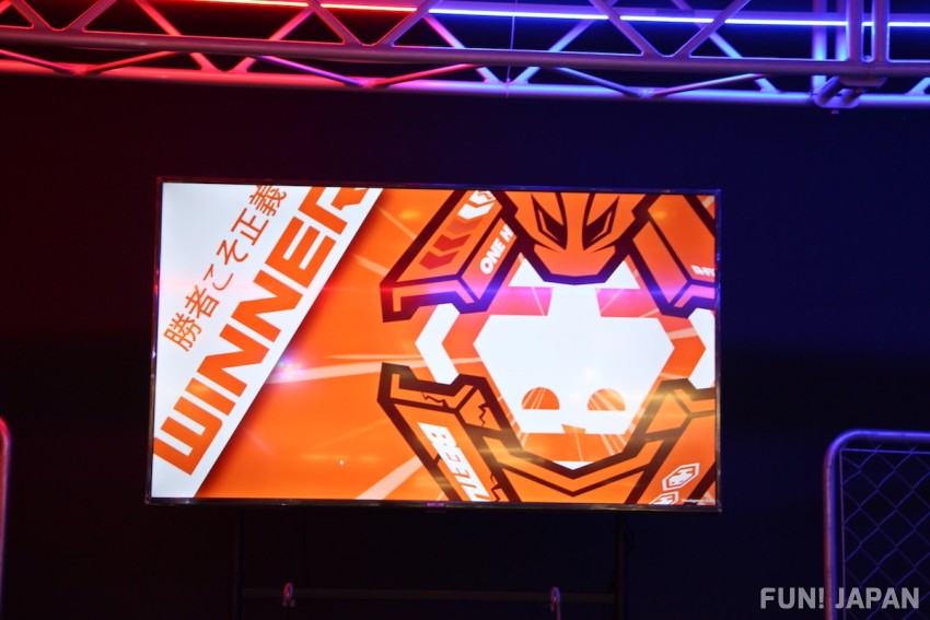 THE ROBOT PARK ODAIBA: Heated Battle in 'ROBOT FIGHT'