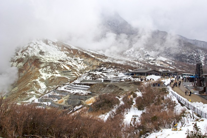 從空中眺望冬季箱根特有景色！白雪冠頂大涌谷