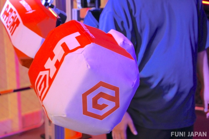 THE ROBOT PARK ODAIBA: Protective Gear and Cushions for 'ROBOT FIGHT'