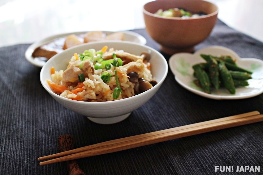 Cách làm cơm gà hầm thập cẩm Nhật Bản thơm ngon bổ dưỡng! 