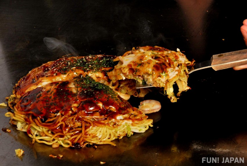 What is Hiroshima's Comfort Food Okonomiyaki? 3 Recommended Stores Included!