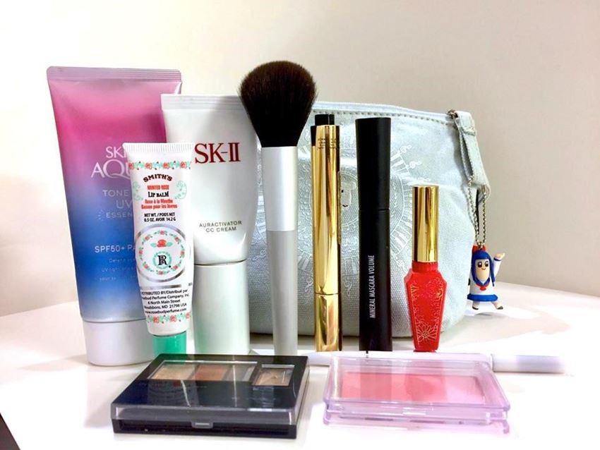 What Japanese Women Have in Their Cosmetic Pouch? 23-year-old Graphic Design Student