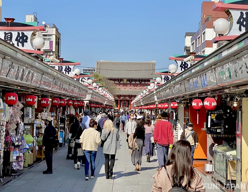 Things to Do at Nakamise-dori Shopping Street where Connecting the Kaminarimon Gate and Sensō-ji Temple