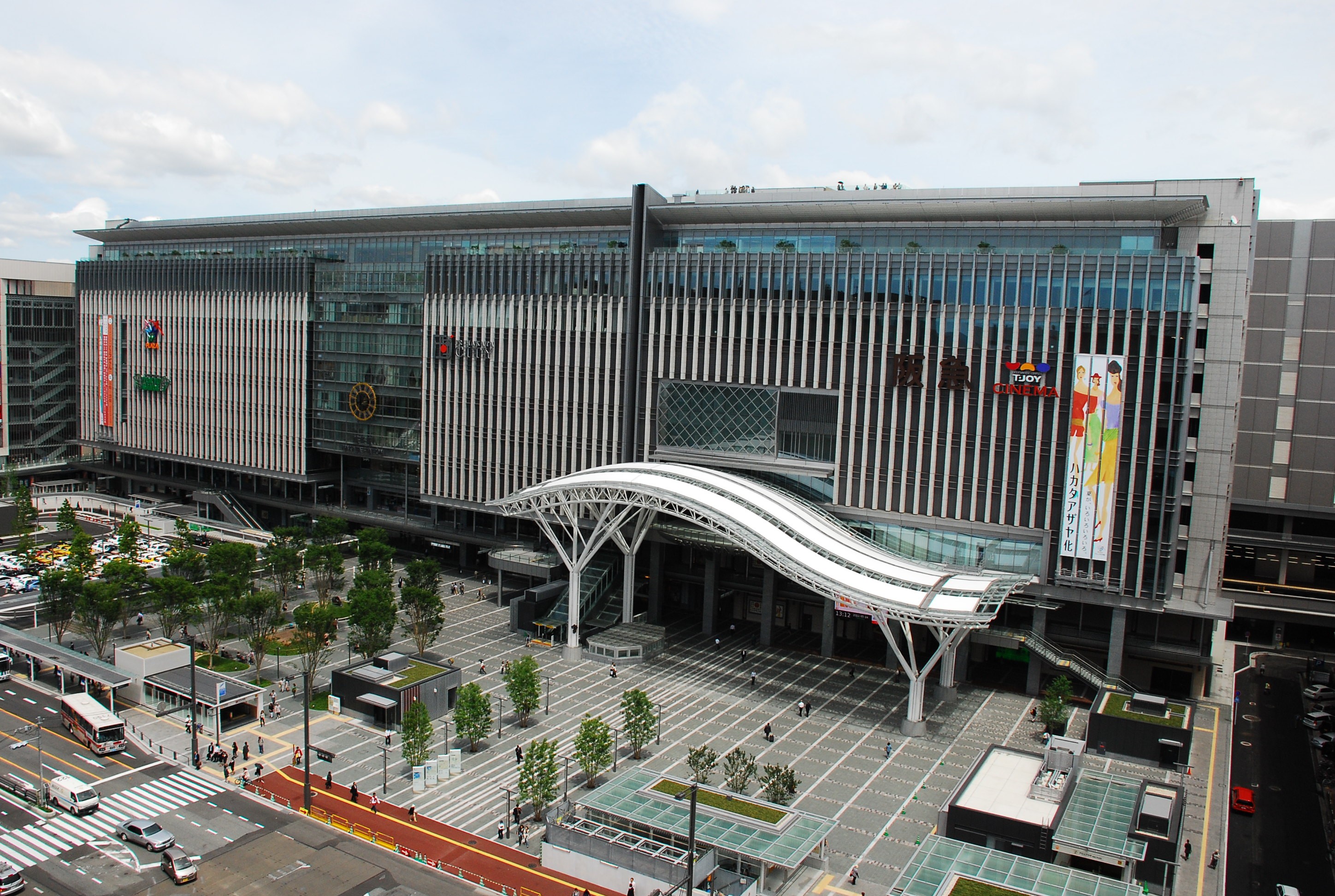 ไปใช้สถานีฮากาตะ จุดเริ่มต้นของการท่องเที่ยวในคิวชูกัน