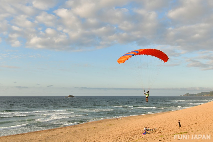Tottori Sand Dunes — a view of the Japan Sea: take off in a paraglider to take in an aerial view of Japan’s largest dunes