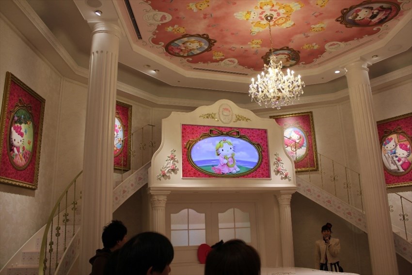 20150528-14-04-Hello-Kitty-Sanrio-Puroland