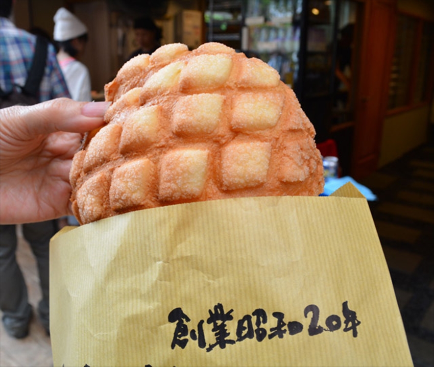 20150721-09-06-Asakusa-Kagetsudo-melonbread