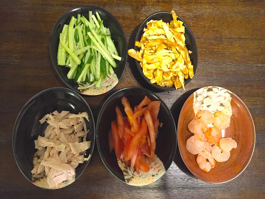 20150726-09-02-Hiyashi-Chuka-toppings