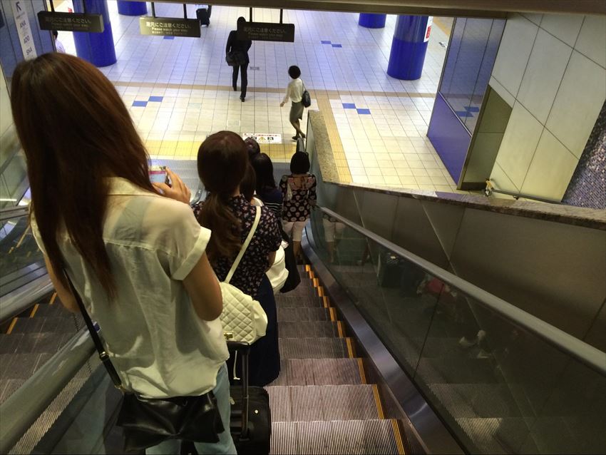 20151122-02-03-ESCALATOR