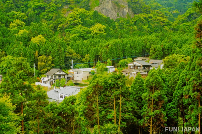 Visit the Amazing Japanese Pottery Village in Okawachiyama, Saga