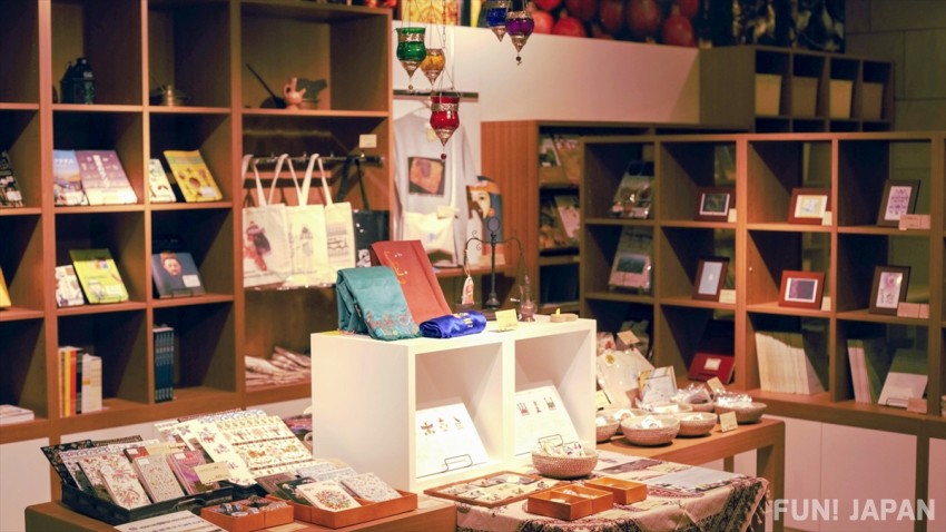 The Ancient Orient Museum Shop: So Much Mysterious Merchandise!