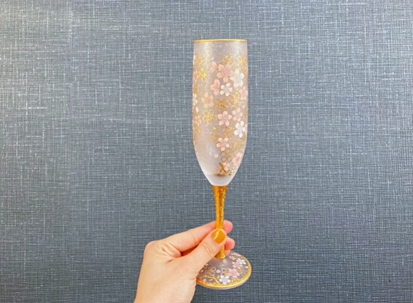 「EL DORADO」金色粉嫩櫻花玻璃酒杯共有三款。