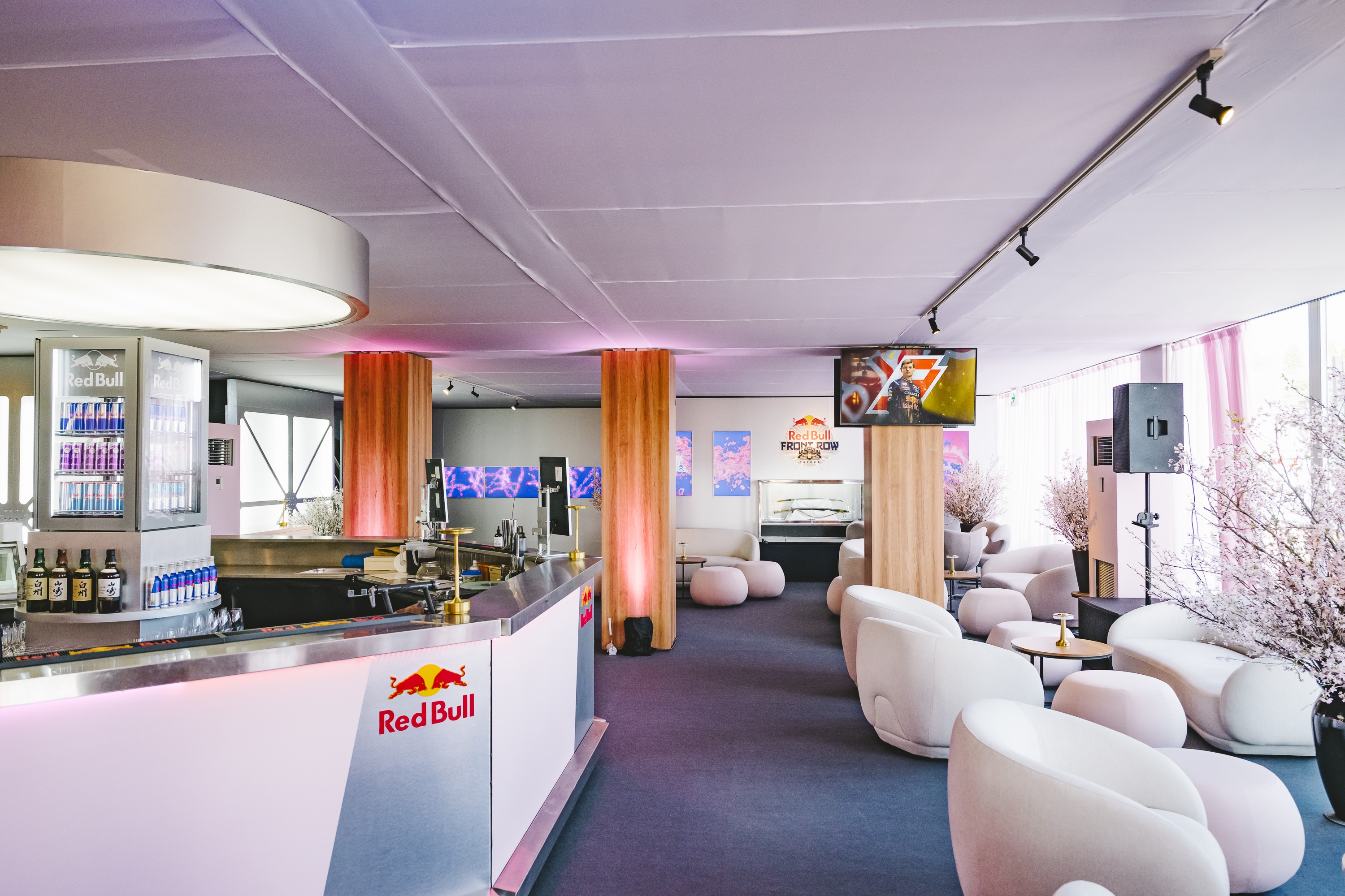 Bagian dalam Red Bull Front Row