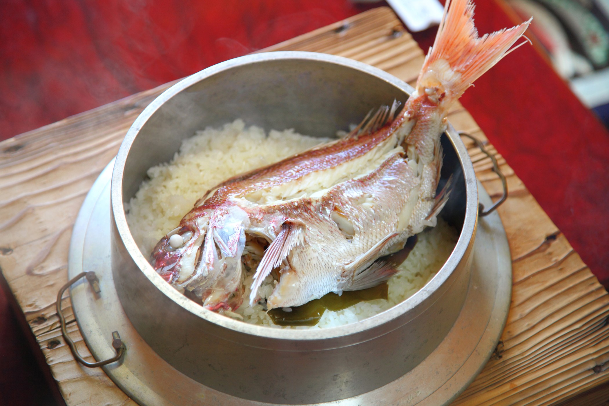 Sea bream rice (tai-meshi)