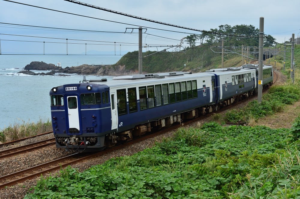 以日本酒為主題的觀光列車越乃Shu＊Kura號。