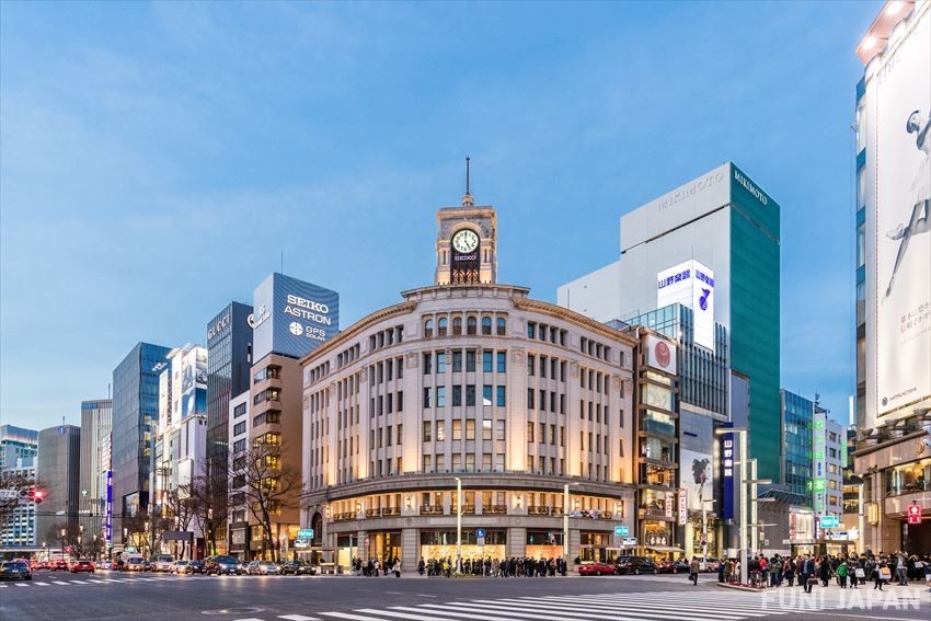 Go to department stores in Ginza if you are looking for high quality customer services and products