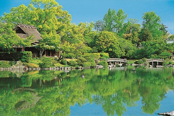 被說是模仿東海道五十三次的庭園