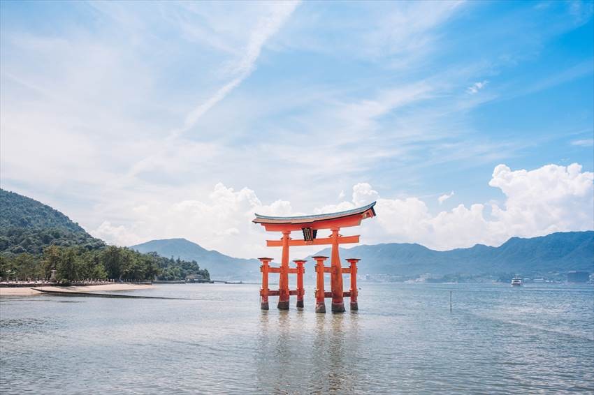 ท่องเที่ยวมรดกโลกของญี่ปุ่น2แห่ง เกาะมิยาจิมะ(Miyajima)และโดมปรมาณู รวมถึงสะพานที่สวยติด1ใน3ของญี่ปุ่น สะพานคินไตเคียว(Kintaikyo)