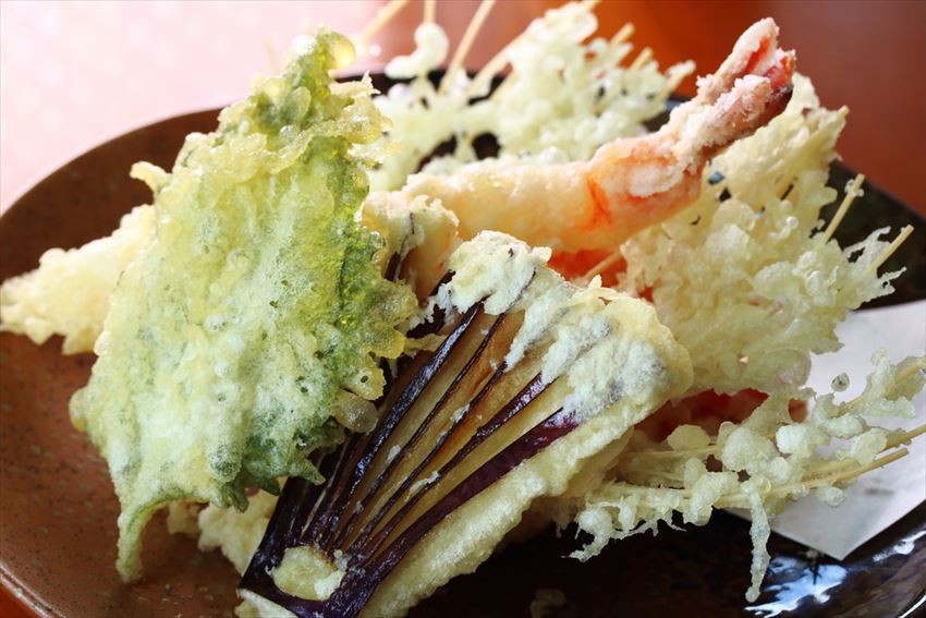 Sweet potato and pumpkin tempura are among the most popular tempura menu! The 