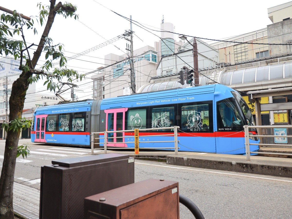 哆啦A夢路面電車內部裝飾